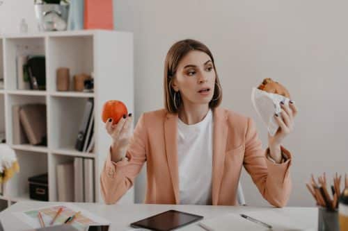 alt="what it means to eat intuitively healthy meal"